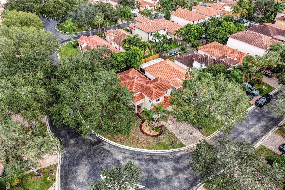 For Sale: $560,000 (3 beds, 2 baths, 1760 Square Feet)