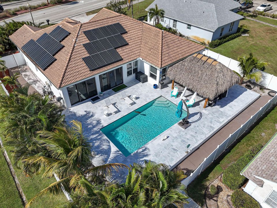 For Sale: $744,900 (4 beds, 2 baths, 3085 Square Feet)