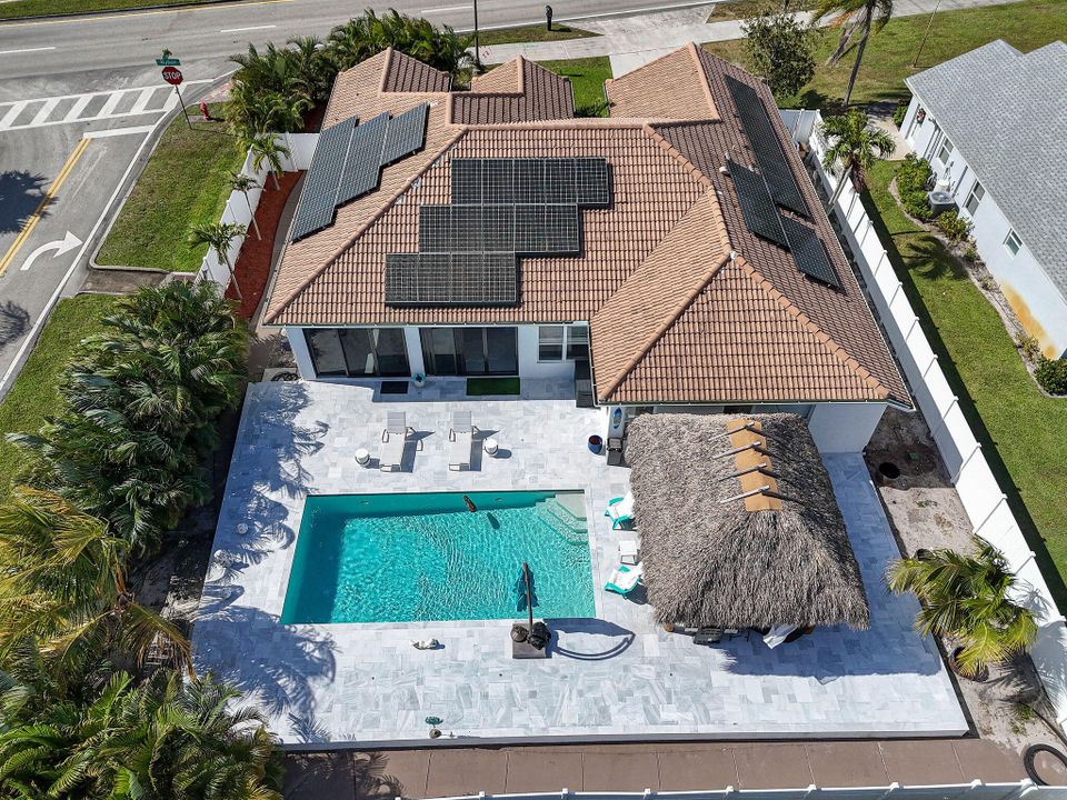 For Sale: $744,900 (4 beds, 2 baths, 3085 Square Feet)