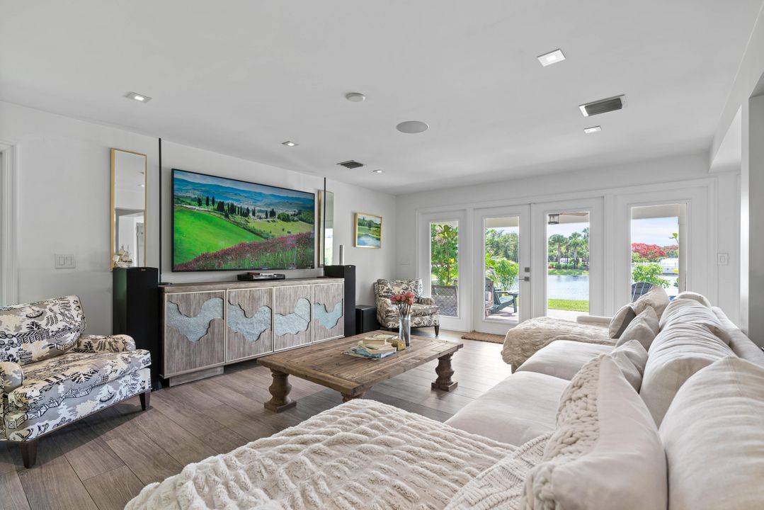 出租: $15,000 (4 贝兹, 3 浴室, 3192 平方英尺)