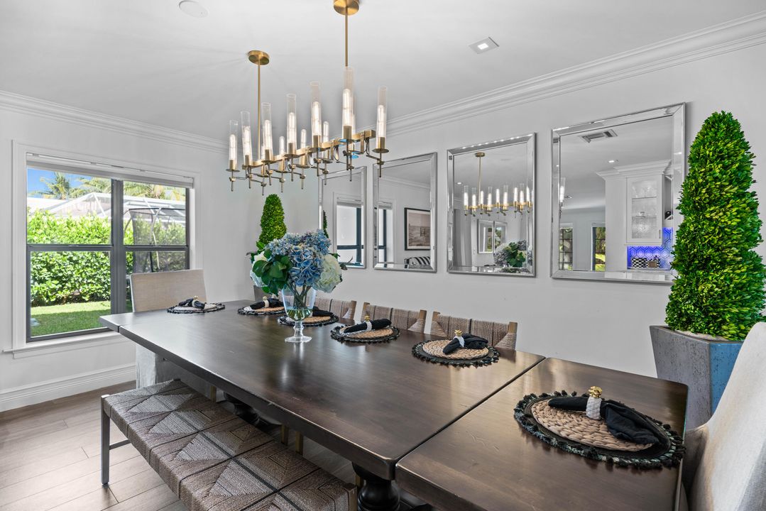 出租: $15,000 (4 贝兹, 3 浴室, 3192 平方英尺)