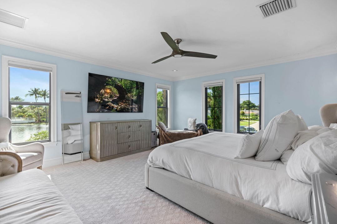 出租: $15,000 (4 贝兹, 3 浴室, 3192 平方英尺)