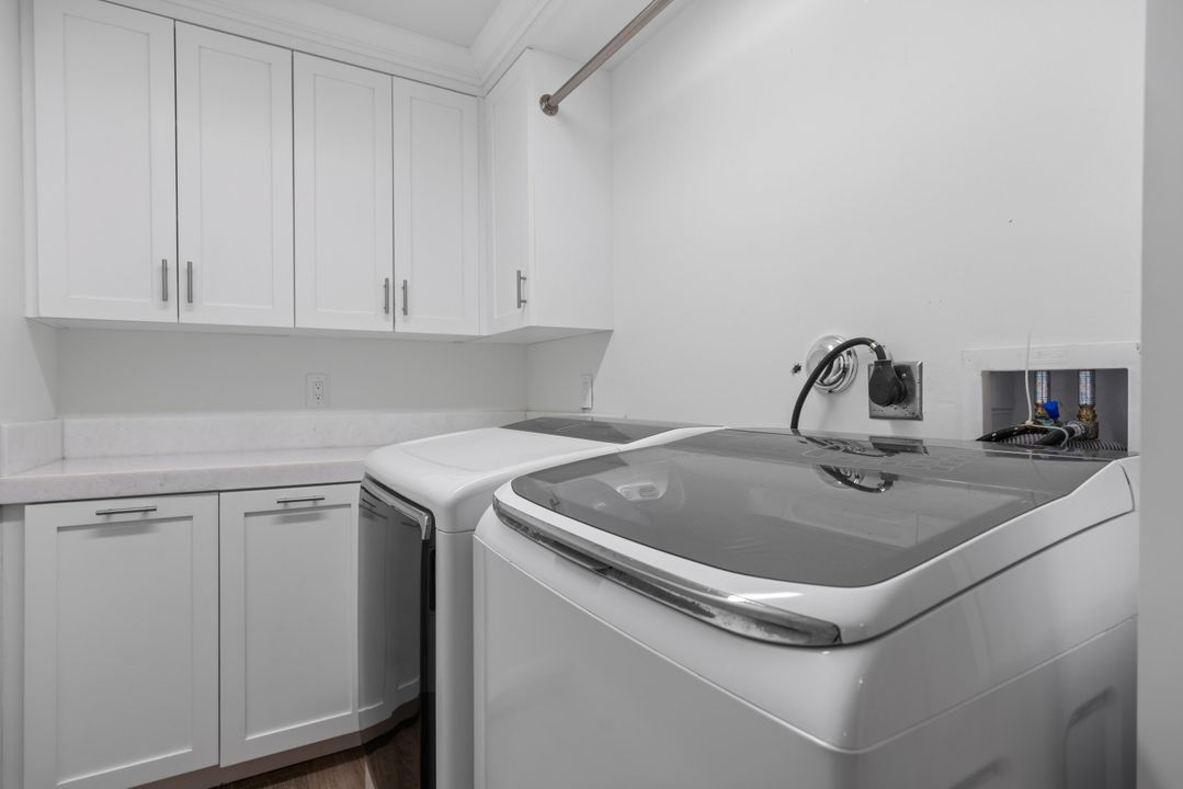 出租: $15,000 (4 贝兹, 3 浴室, 3192 平方英尺)