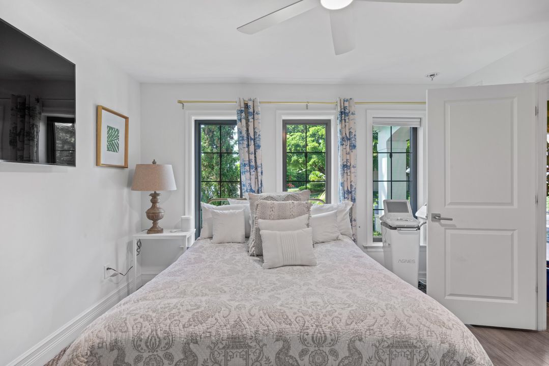 出租: $15,000 (4 贝兹, 3 浴室, 3192 平方英尺)