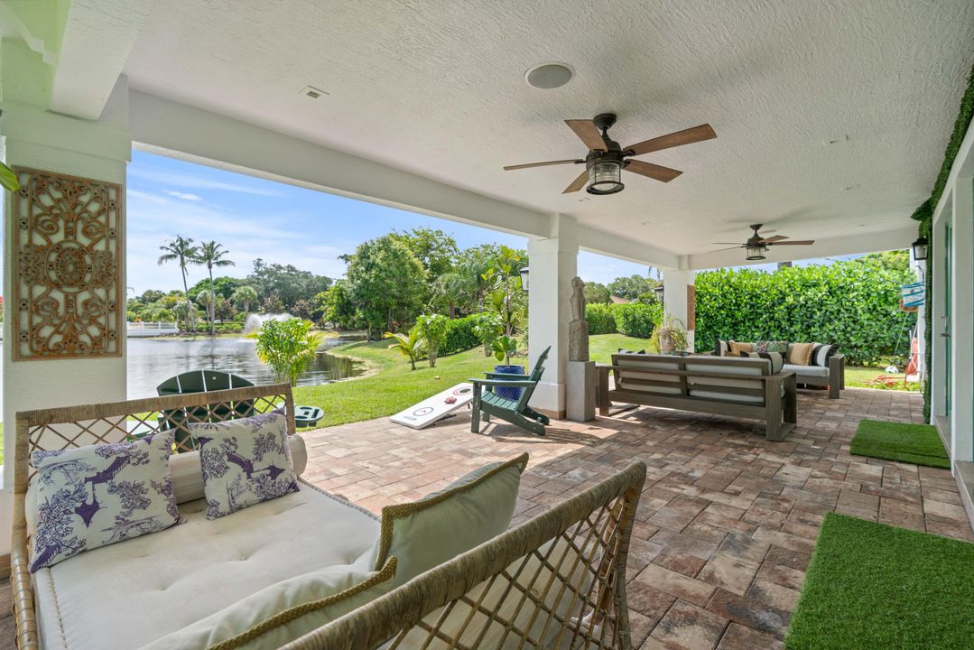 出租: $15,000 (4 贝兹, 3 浴室, 3192 平方英尺)