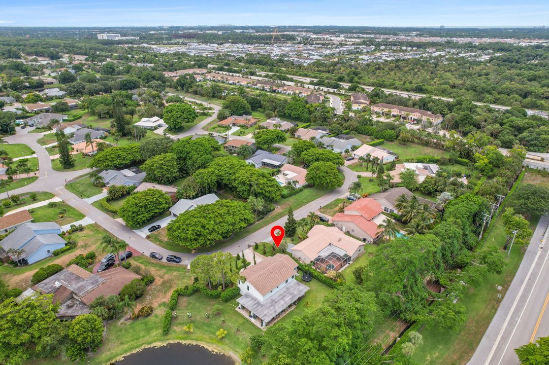 出租: $15,000 (4 贝兹, 3 浴室, 3192 平方英尺)