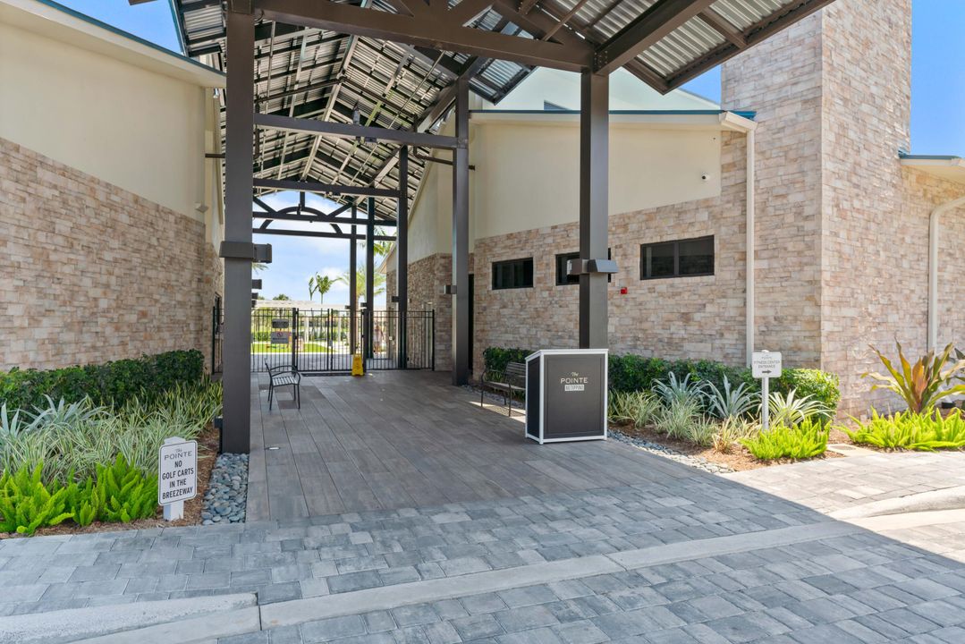 出租: $15,000 (4 贝兹, 3 浴室, 3192 平方英尺)