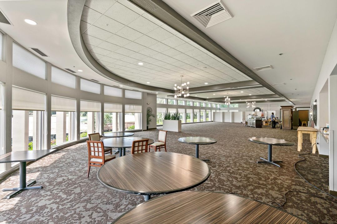 出租: $15,000 (4 贝兹, 3 浴室, 3192 平方英尺)