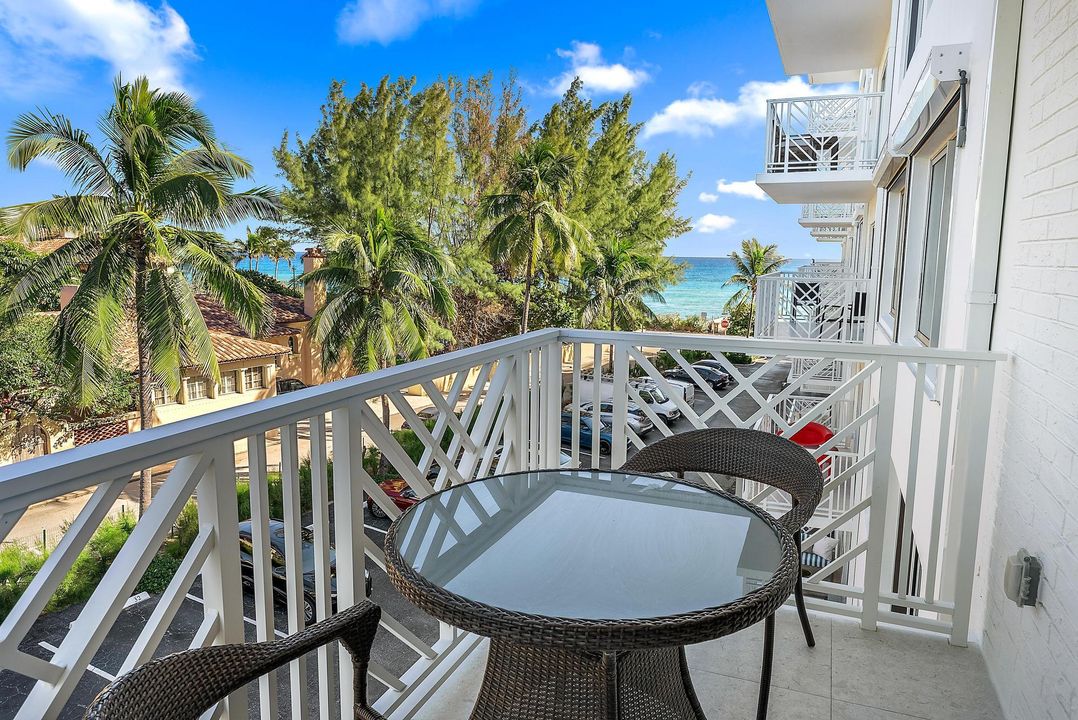 待售: $2,250,000 (2 贝兹, 2 浴室, 1395 平方英尺)