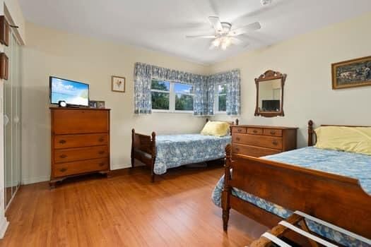 For Sale: $350,000 (2 beds, 2 baths, 1092 Square Feet)