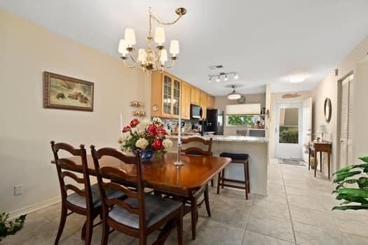 For Sale: $350,000 (2 beds, 2 baths, 1092 Square Feet)