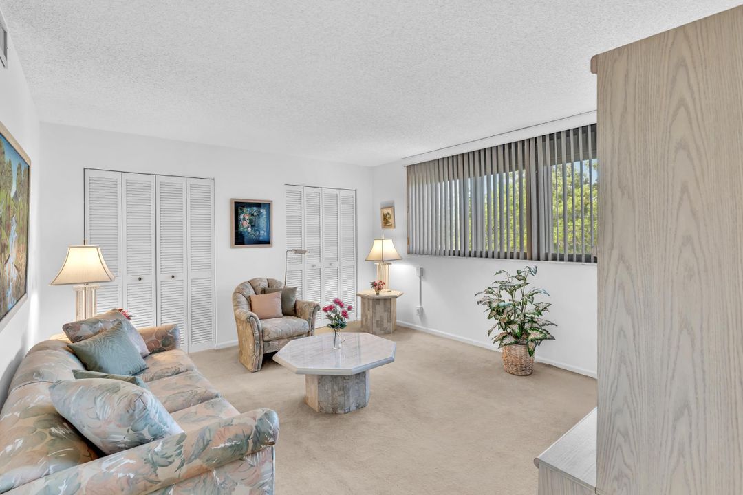 For Sale: $750,000 (2 beds, 2 baths, 1500 Square Feet)