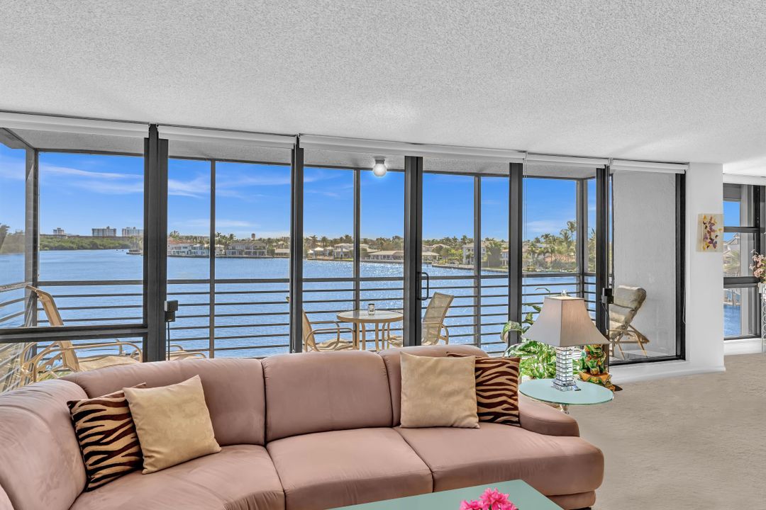 For Sale: $750,000 (2 beds, 2 baths, 1500 Square Feet)