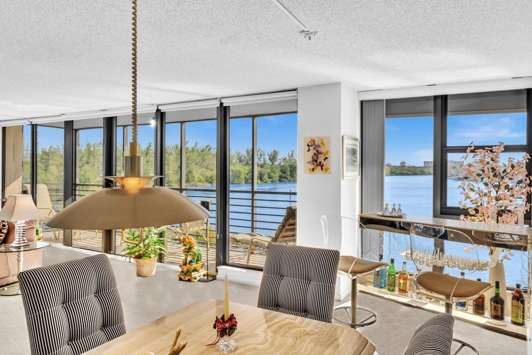 For Sale: $750,000 (2 beds, 2 baths, 1500 Square Feet)