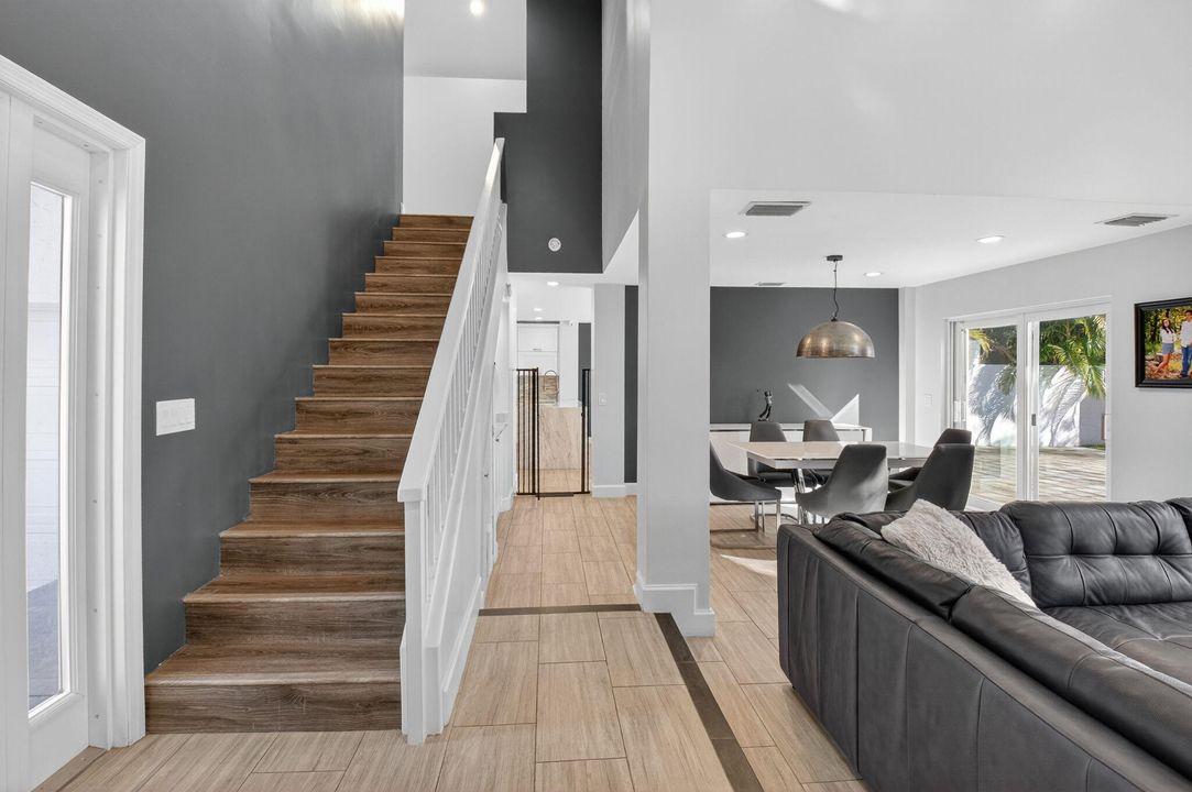 На продажу: $499,000 (3 спален, 2 ванн, 1949 Квадратных фут)