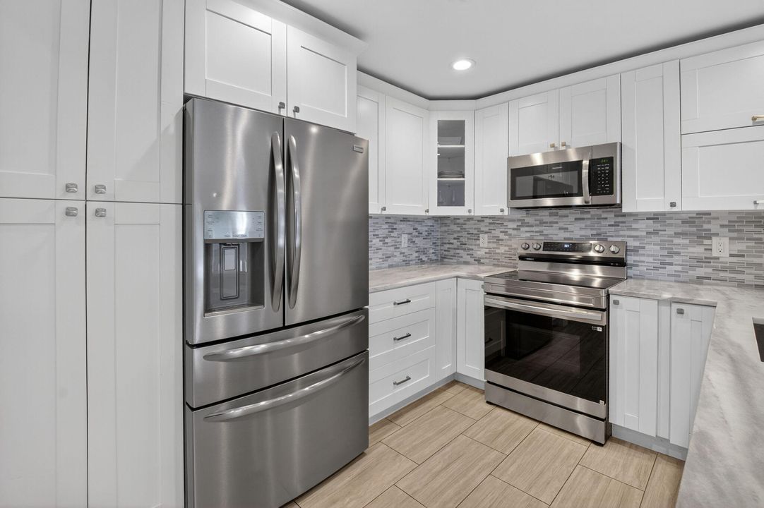 На продажу: $499,000 (3 спален, 2 ванн, 1949 Квадратных фут)