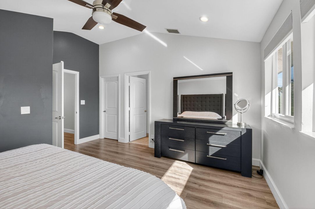 На продажу: $499,000 (3 спален, 2 ванн, 1949 Квадратных фут)