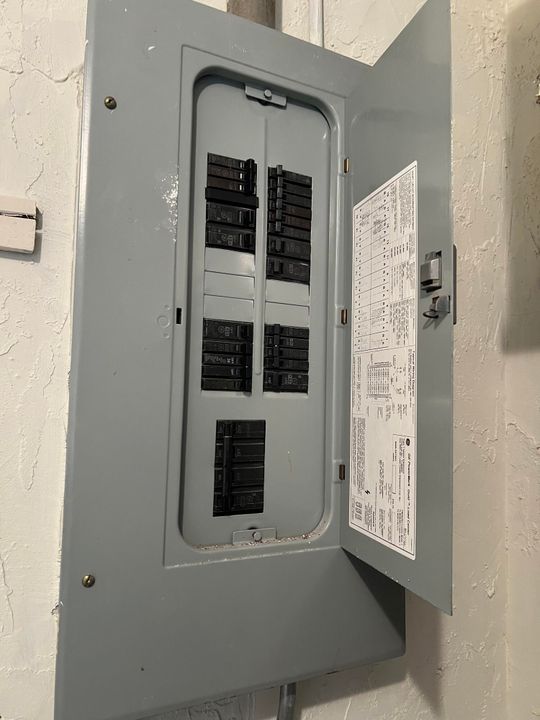 En Venta: $449,000 (4 camas, 2 baños, 1344 Pies cuadrados)