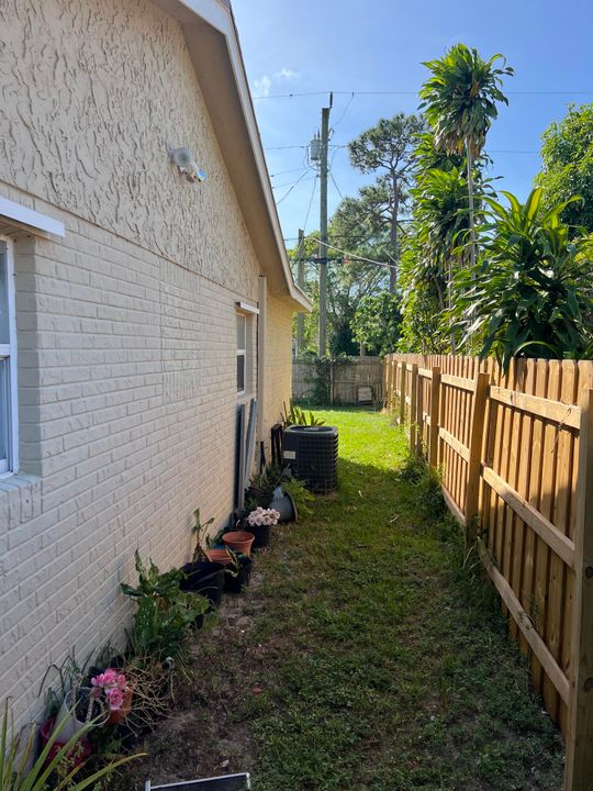 En Venta: $449,000 (4 camas, 2 baños, 1344 Pies cuadrados)