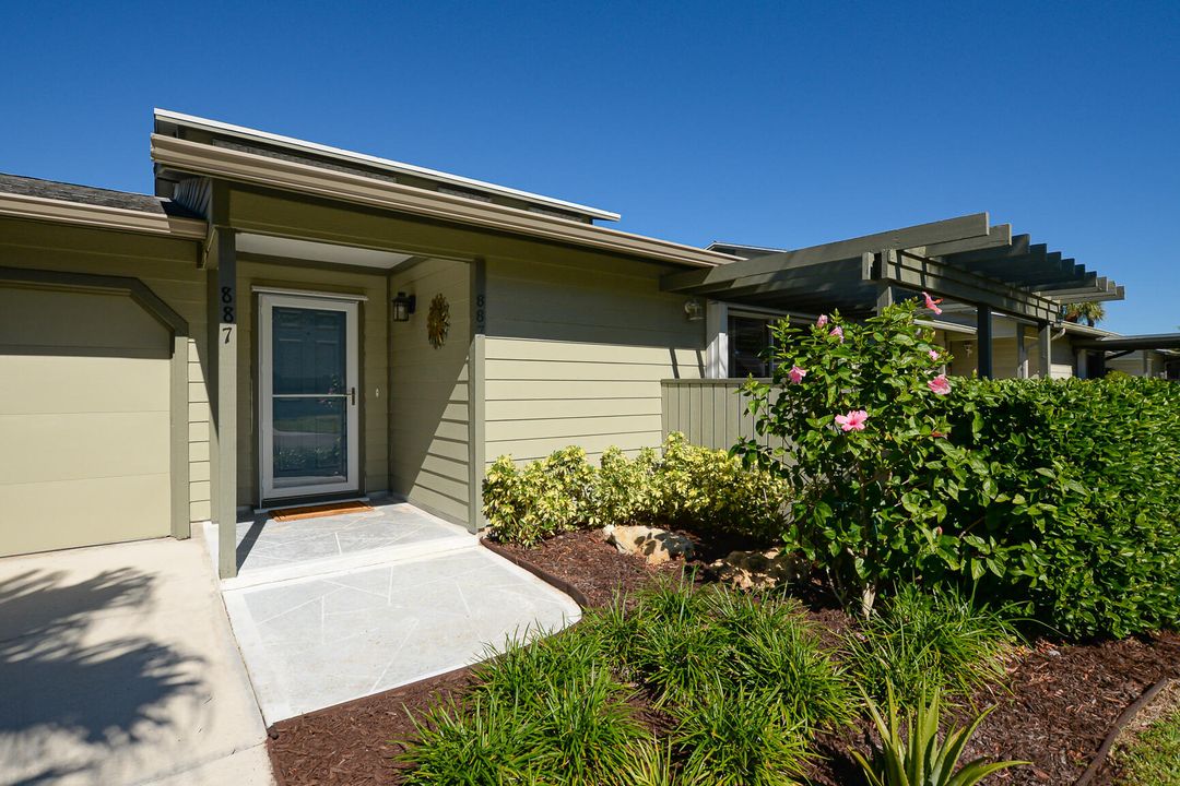 合同活跃: $325,000 (3 贝兹, 3 浴室, 1664 平方英尺)