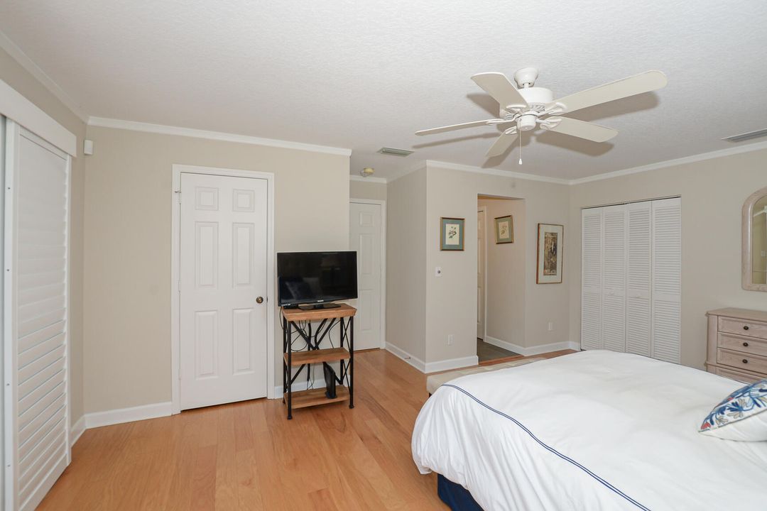 合同活跃: $325,000 (3 贝兹, 3 浴室, 1664 平方英尺)