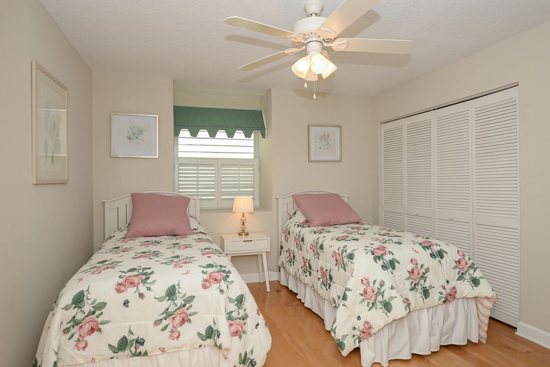 合同活跃: $325,000 (3 贝兹, 3 浴室, 1664 平方英尺)