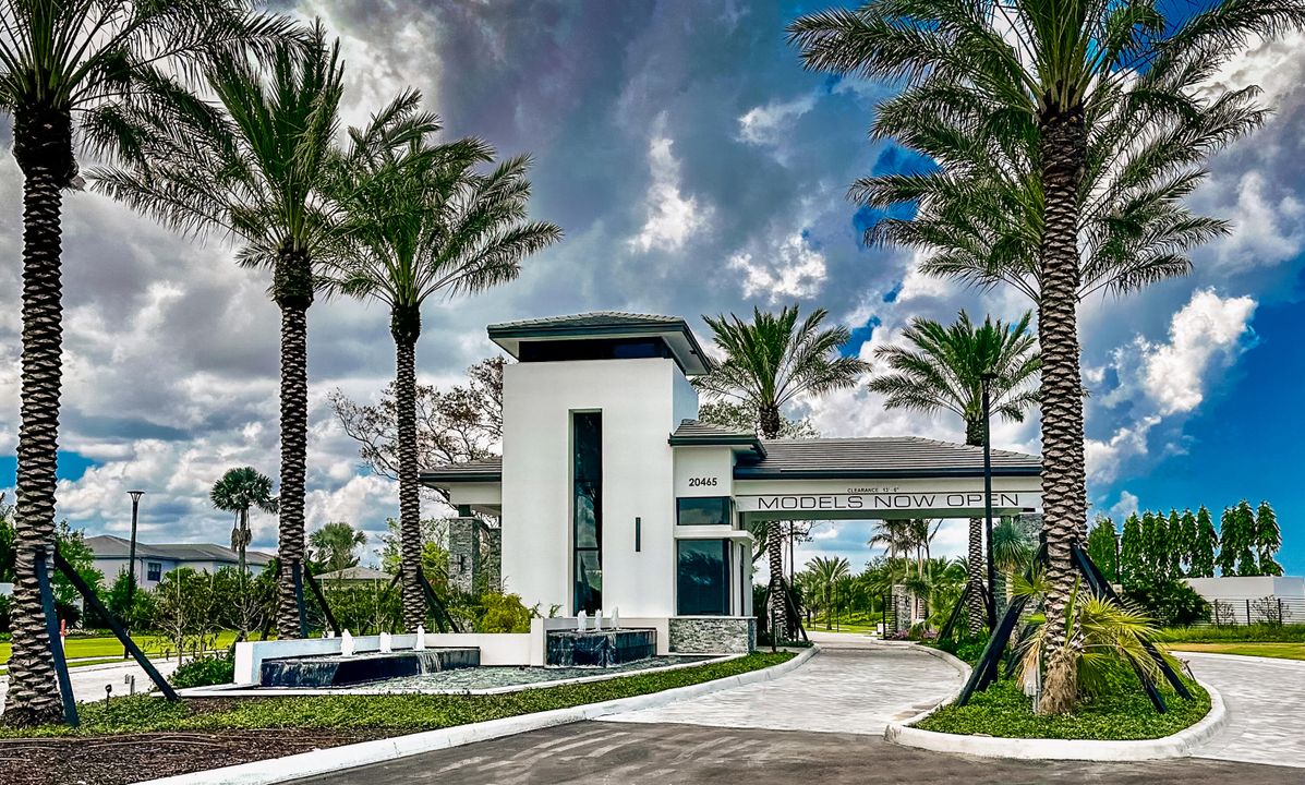 For Sale: $2,300,000 (5 beds, 5 baths, 3888 Square Feet)