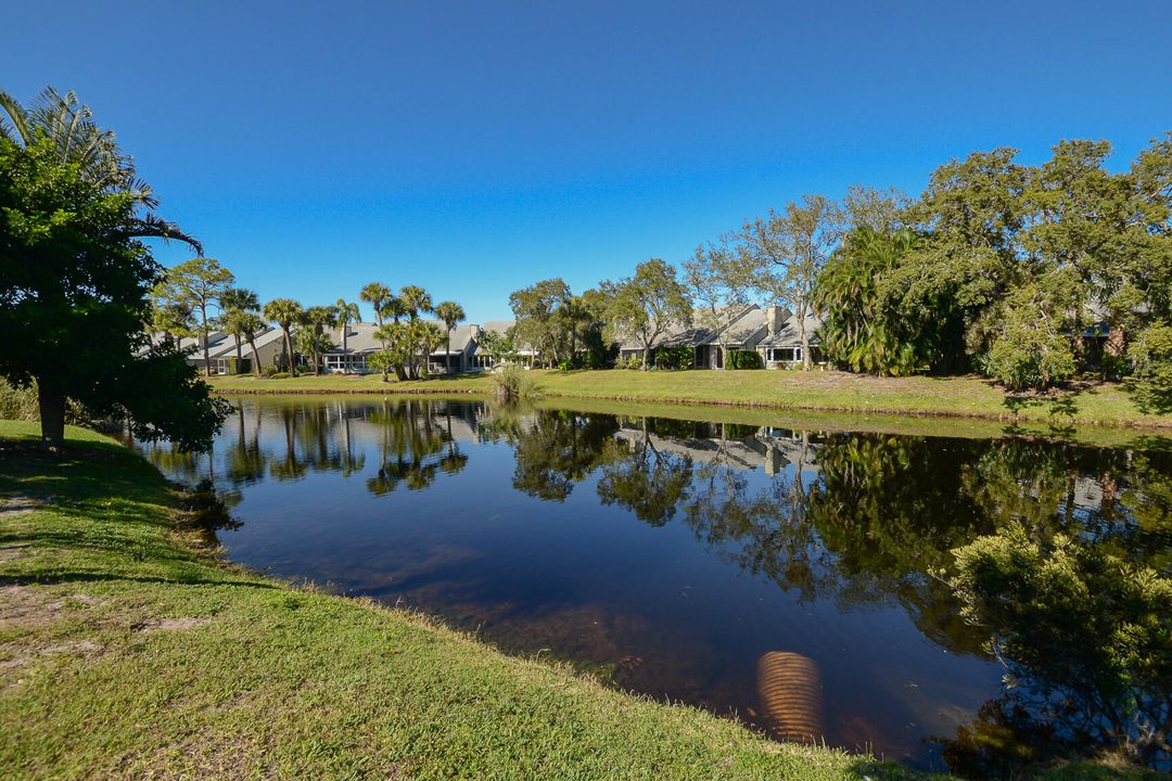 合同活跃: $325,000 (3 贝兹, 3 浴室, 1664 平方英尺)