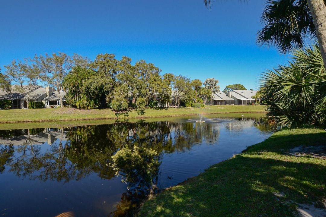 合同活跃: $325,000 (3 贝兹, 3 浴室, 1664 平方英尺)