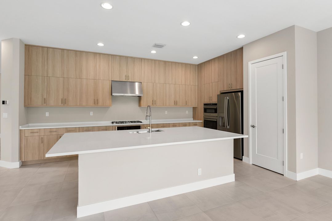 For Sale: $2,300,000 (5 beds, 5 baths, 3888 Square Feet)