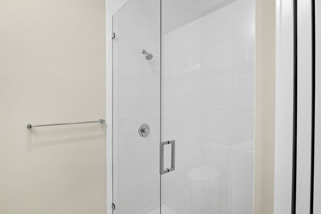 For Sale: $2,300,000 (5 beds, 5 baths, 3888 Square Feet)