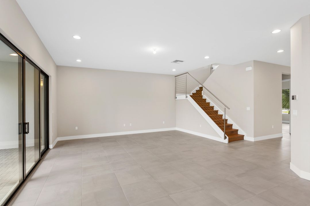 For Sale: $2,300,000 (5 beds, 5 baths, 3888 Square Feet)