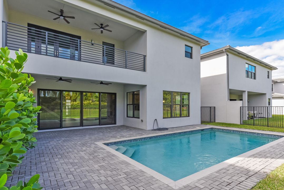 For Sale: $2,300,000 (5 beds, 5 baths, 3888 Square Feet)