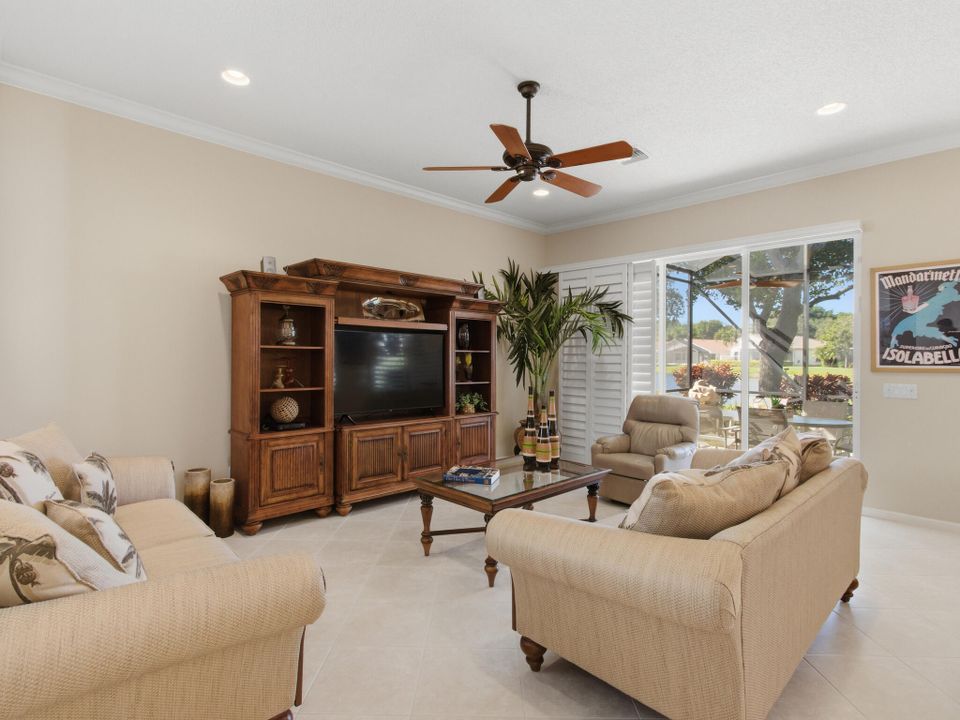 Active With Contract: $549,000 (3 beds, 2 baths, 2081 Square Feet)