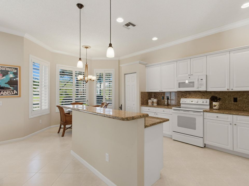 Active With Contract: $549,000 (3 beds, 2 baths, 2081 Square Feet)