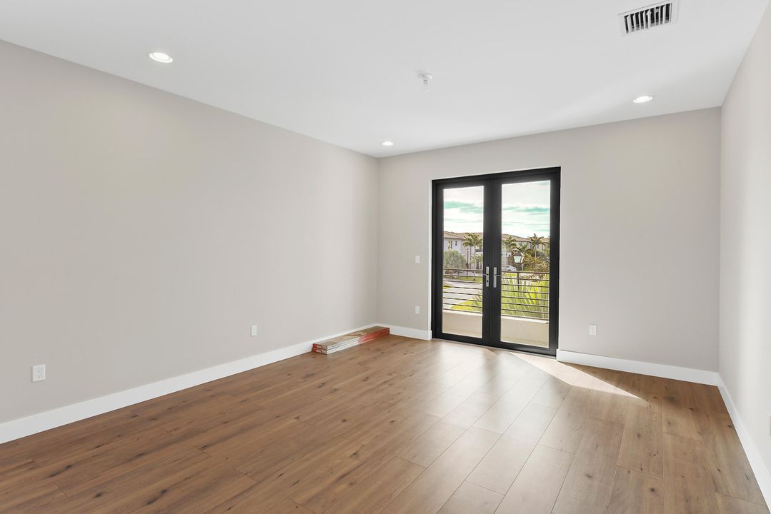 For Sale: $2,300,000 (5 beds, 5 baths, 3888 Square Feet)