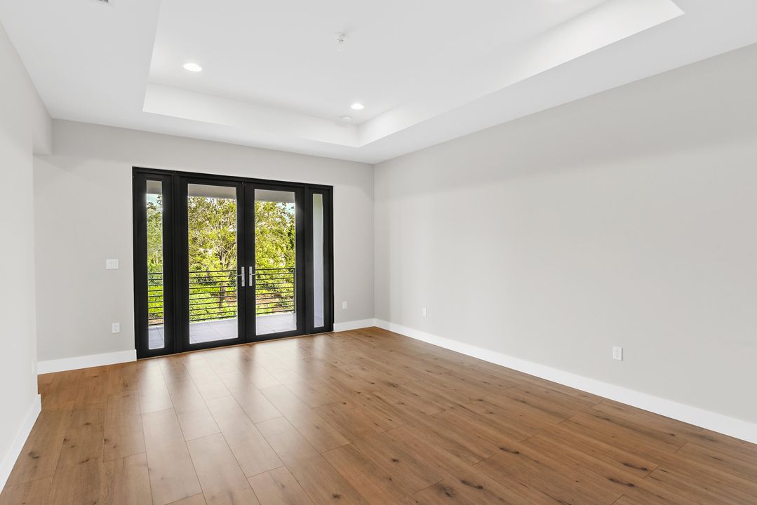 For Sale: $2,300,000 (5 beds, 5 baths, 3888 Square Feet)