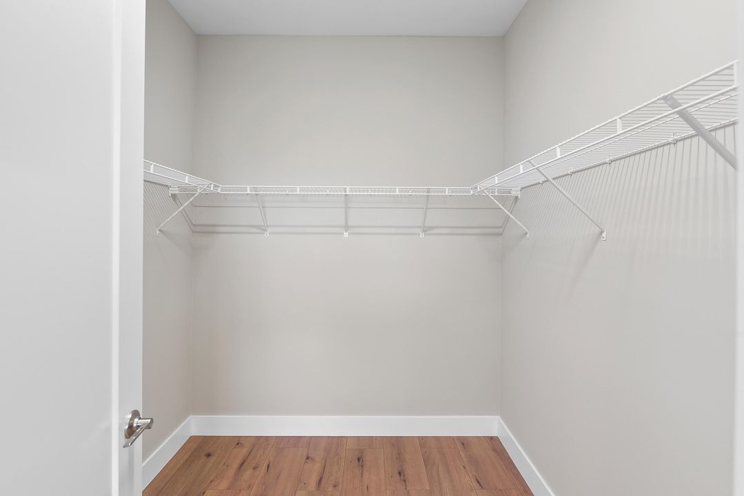 For Sale: $2,300,000 (5 beds, 5 baths, 3888 Square Feet)