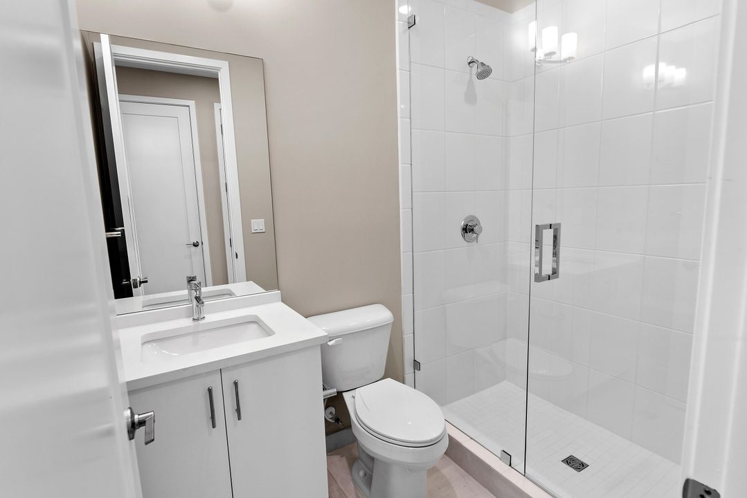 For Sale: $2,300,000 (5 beds, 5 baths, 3888 Square Feet)