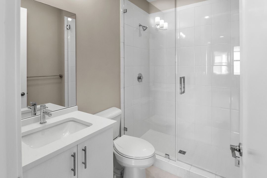 For Sale: $2,300,000 (5 beds, 5 baths, 3888 Square Feet)