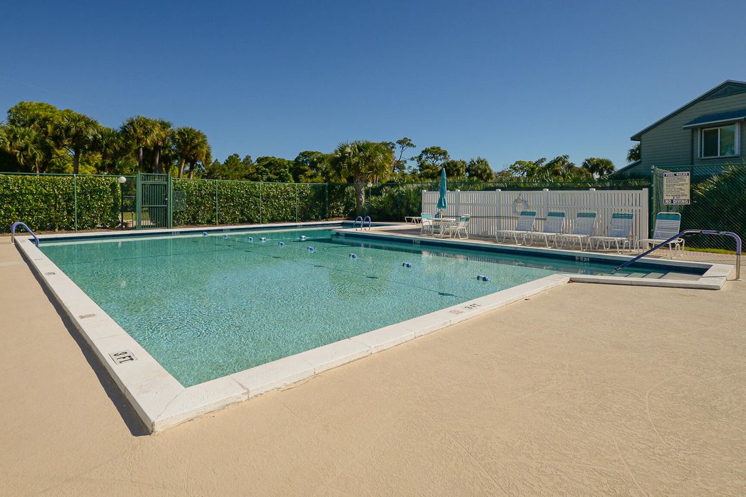 合同活跃: $325,000 (3 贝兹, 3 浴室, 1664 平方英尺)