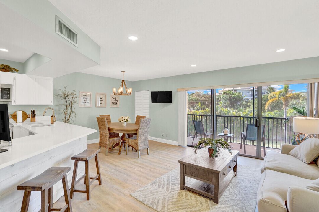 На продажу: $315,000 (1 спален, 1 ванн, 704 Квадратных фут)