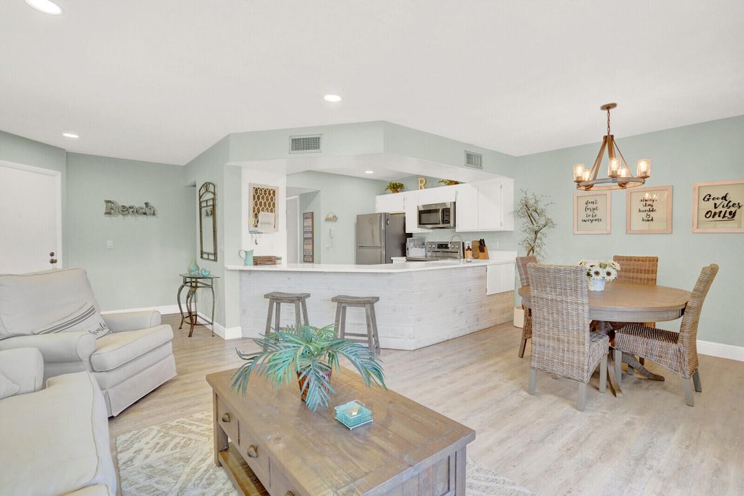 На продажу: $315,000 (1 спален, 1 ванн, 704 Квадратных фут)