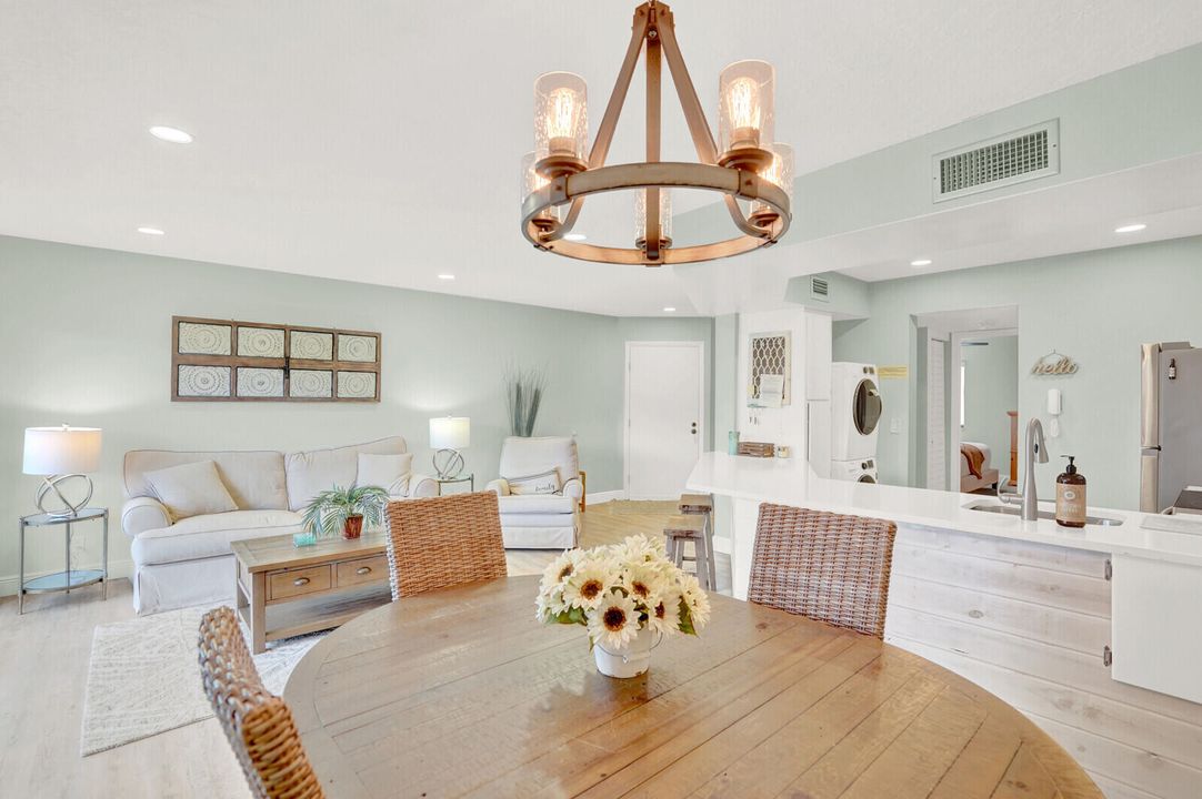 На продажу: $315,000 (1 спален, 1 ванн, 704 Квадратных фут)