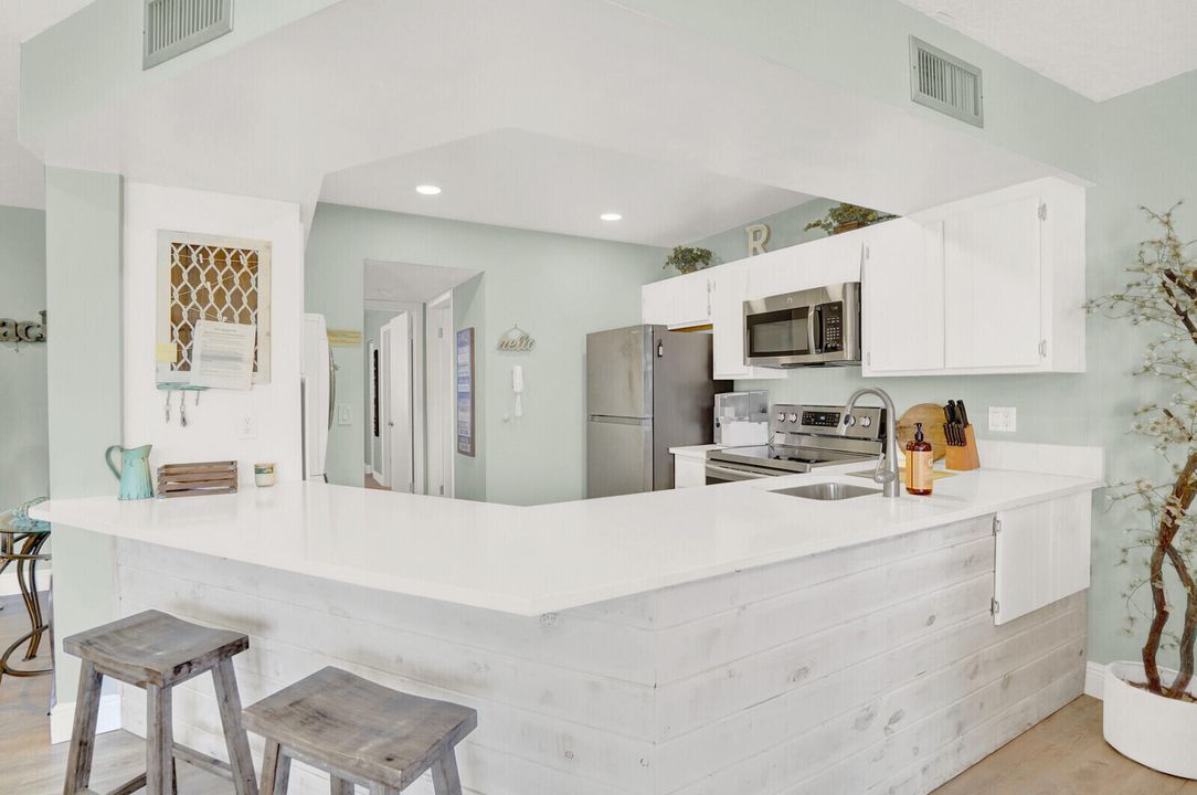 На продажу: $315,000 (1 спален, 1 ванн, 704 Квадратных фут)