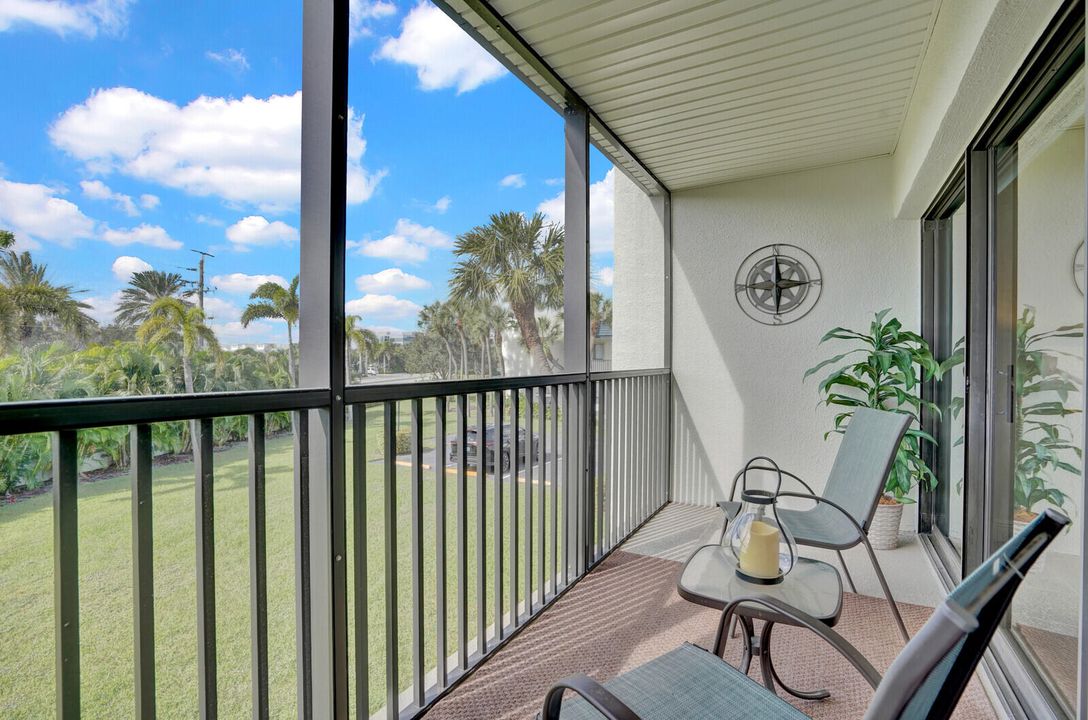 На продажу: $315,000 (1 спален, 1 ванн, 704 Квадратных фут)