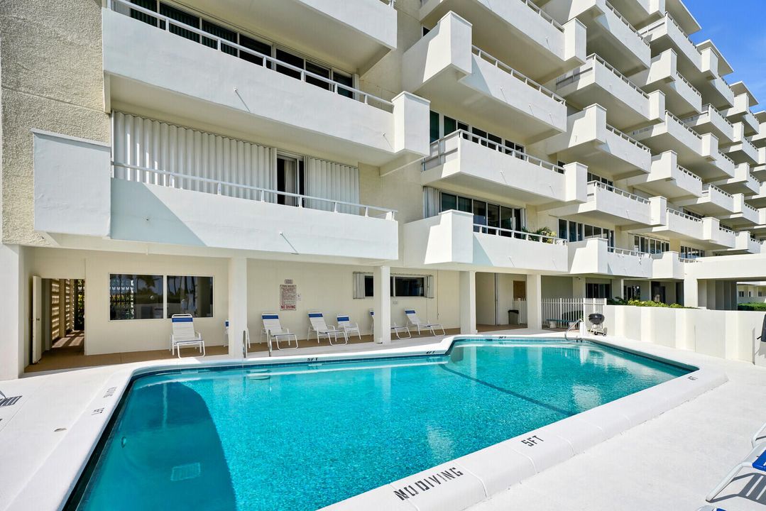 На продажу: $699,900 (2 спален, 2 ванн, 1209 Квадратных фут)