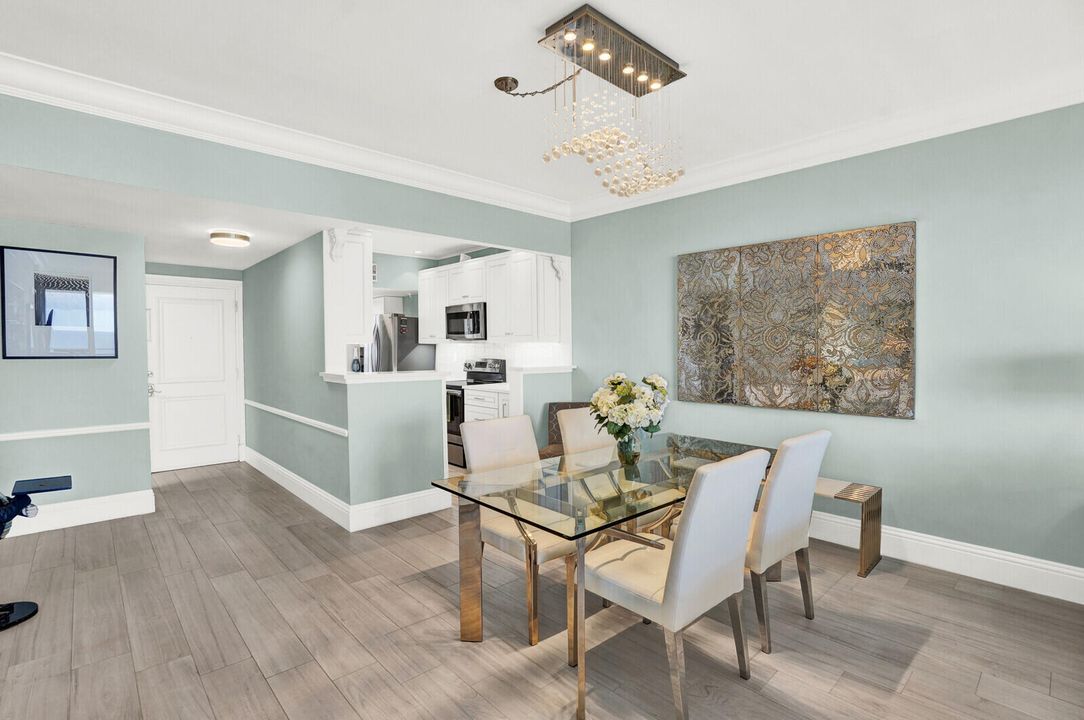 На продажу: $699,900 (2 спален, 2 ванн, 1209 Квадратных фут)