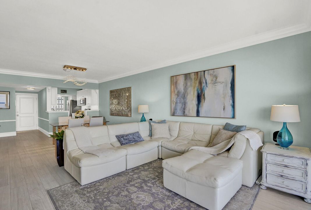 На продажу: $699,900 (2 спален, 2 ванн, 1209 Квадратных фут)