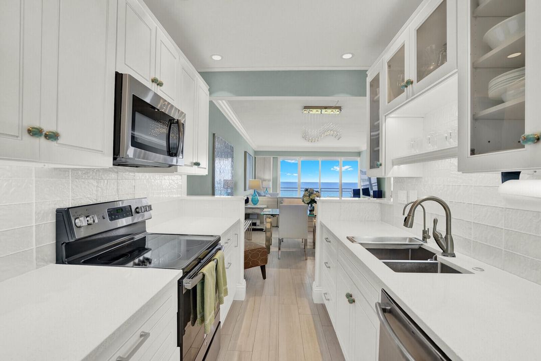 На продажу: $699,900 (2 спален, 2 ванн, 1209 Квадратных фут)